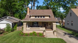 560 Elmwood Road, Bay Village, OH 44140