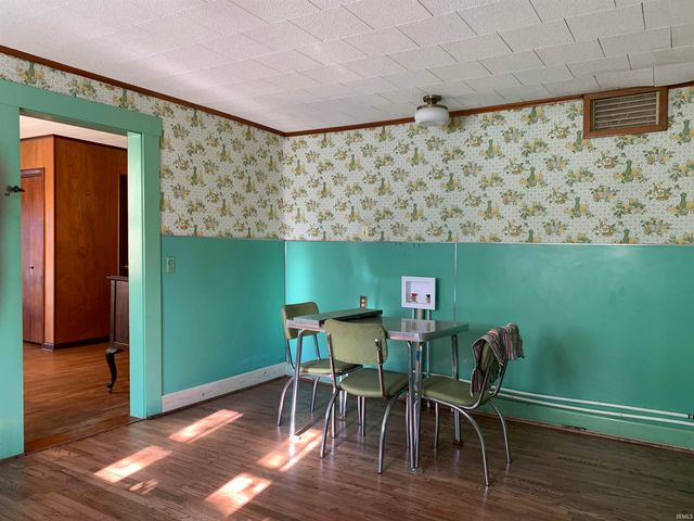 1208 N Jefferson Street, Hartford City, IN 47348