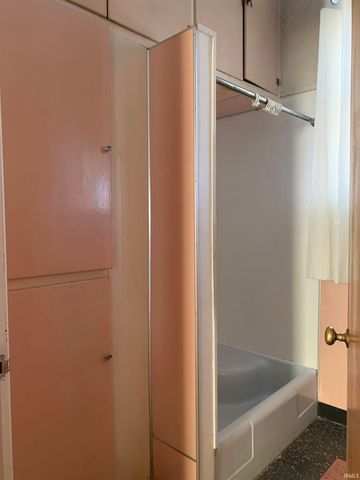 1208 N Jefferson Street, Hartford City, IN 47348