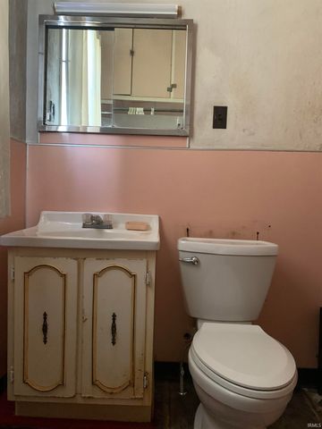 1208 N Jefferson Street, Hartford City, IN 47348