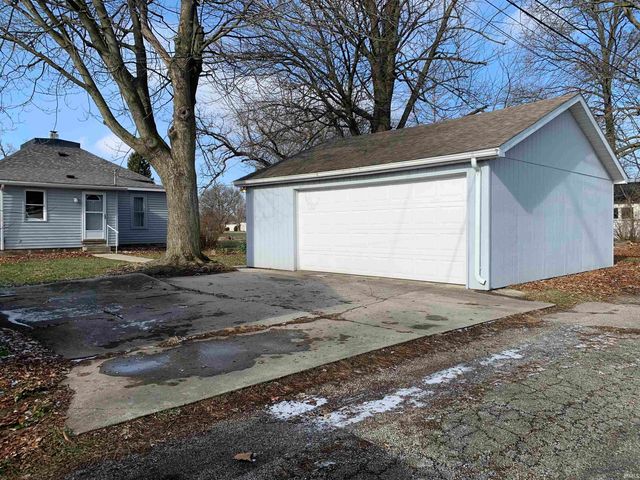 1208 N Jefferson Street, Hartford City, IN 47348