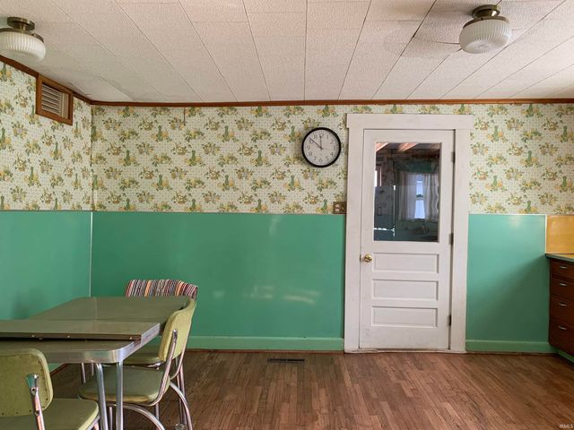 1208 N Jefferson Street, Hartford City, IN 47348