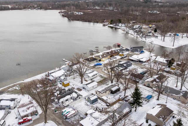 42 EMS B63 Lane, Warsaw, IN 46582