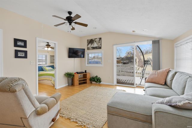 42 EMS B63 Lane, Warsaw, IN 46582