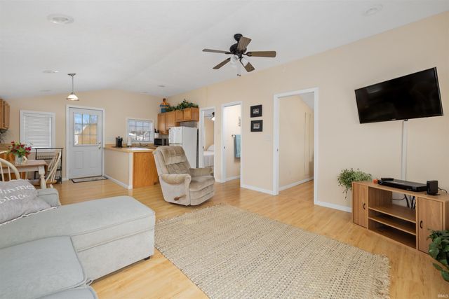 42 EMS B63 Lane, Warsaw, IN 46582