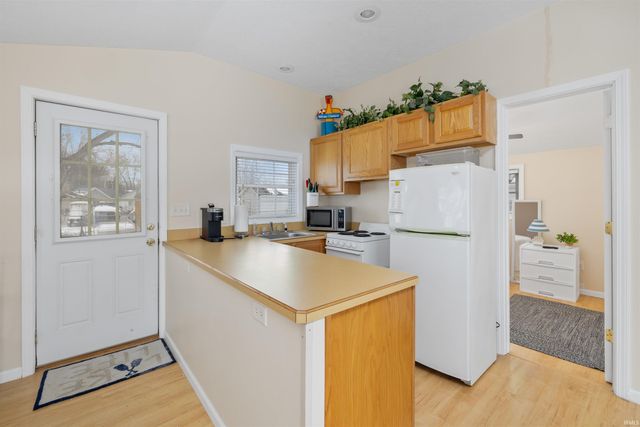 42 EMS B63 Lane, Warsaw, IN 46582