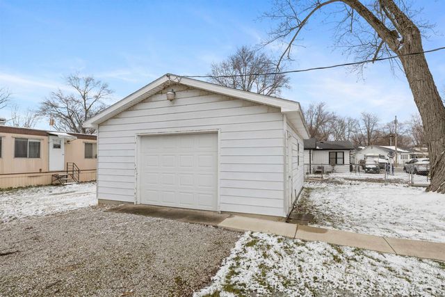 42 EMS B63 Lane, Warsaw, IN 46582