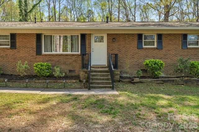 409 Robinson Avenue, Matthews, NC 28104
