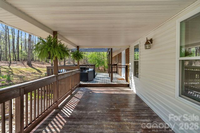 409 Robinson Avenue, Matthews, NC 28104