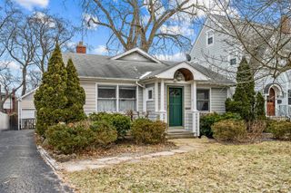 971 Windsor Road, Highland Park, IL 60035