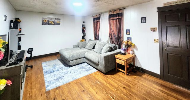 114 Hayes Street, Bakersfield, MO 65609