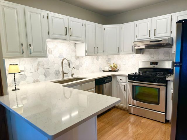 2151 Eleanor Avenue, Saint Paul, MN 55116