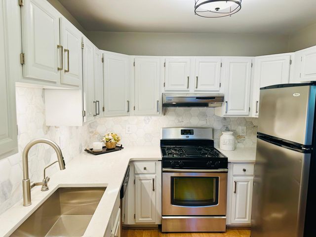 2151 Eleanor Avenue, Saint Paul, MN 55116