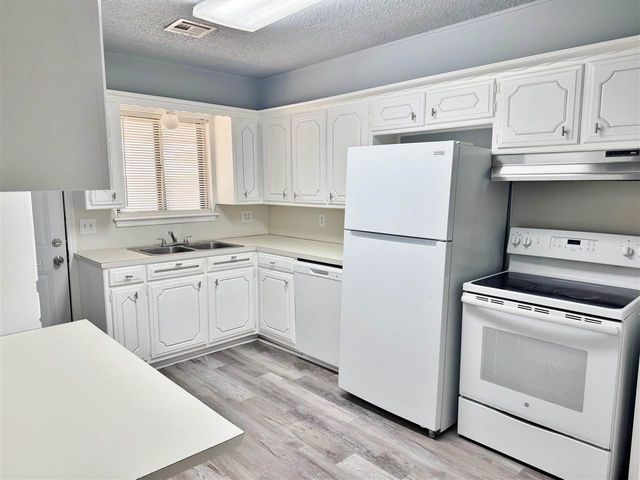 5106 NW Cherry Ave, Lawton, OK 73505