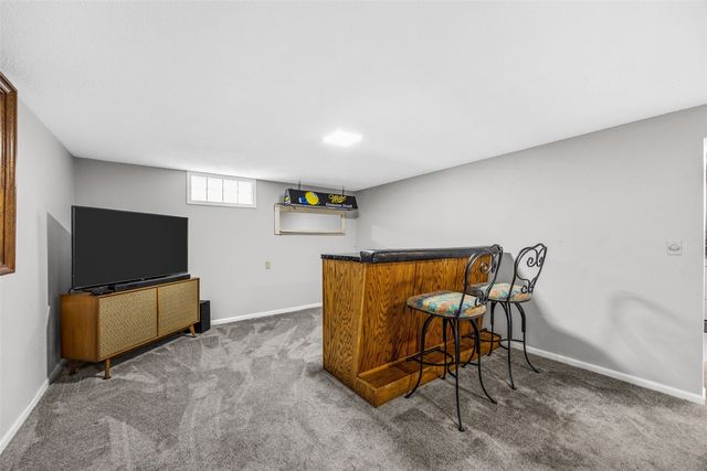 2765 23rd Avenue, Marion, IA 52302