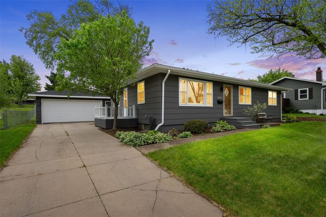 2765 23rd Avenue, Marion, IA 52302