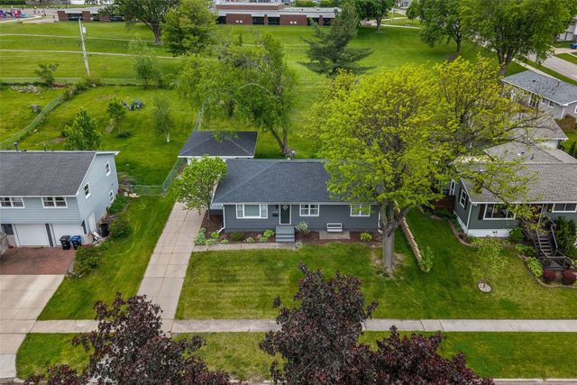 2765 23rd Avenue, Marion, IA 52302