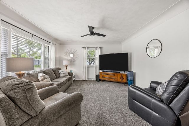 2765 23rd Avenue, Marion, IA 52302