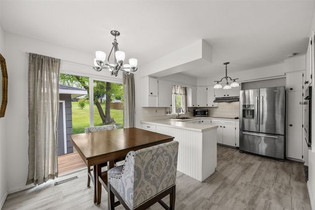 2765 23rd Avenue, Marion, IA 52302
