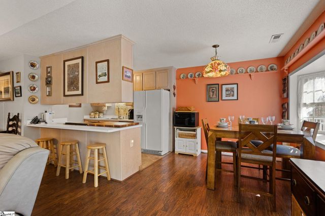 132 Englewood Drive, Inman, SC 29349