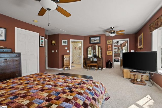 132 Englewood Drive, Inman, SC 29349