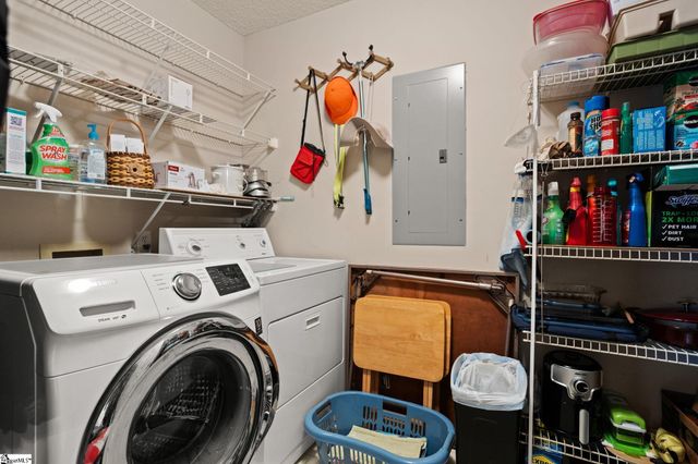 132 Englewood Drive, Inman, SC 29349