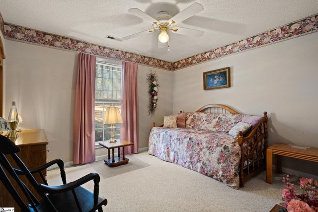 132 Englewood Drive, Inman, SC 29349