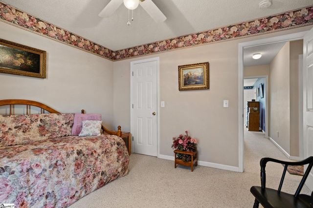 132 Englewood Drive, Inman, SC 29349