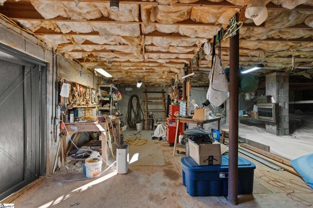 132 Englewood Drive, Inman, SC 29349