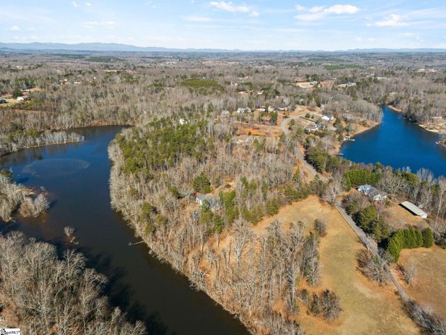 132 Englewood Drive, Inman, SC 29349