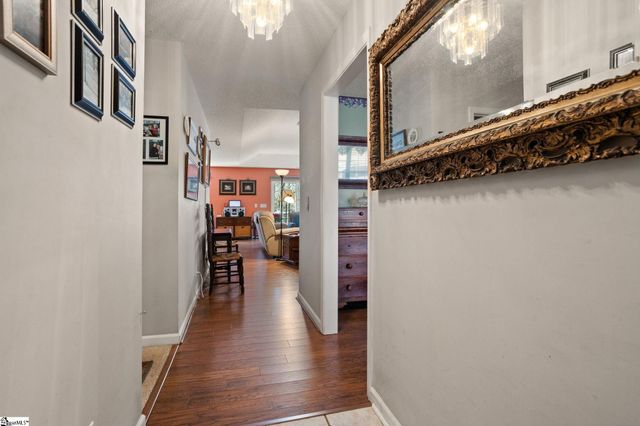 132 Englewood Drive, Inman, SC 29349