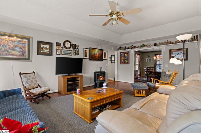 132 Englewood Drive, Inman, SC 29349