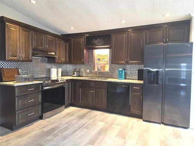 332 VICTORIA DRIVE, Haines City, FL 33844