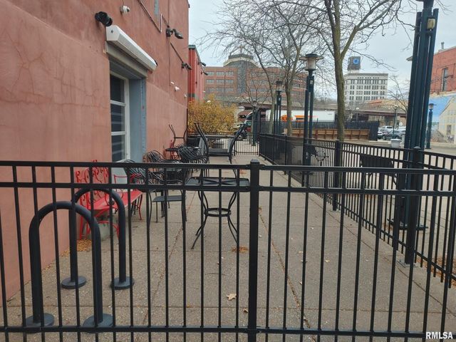 1522 RIVER Drive, Moline, IL 61265