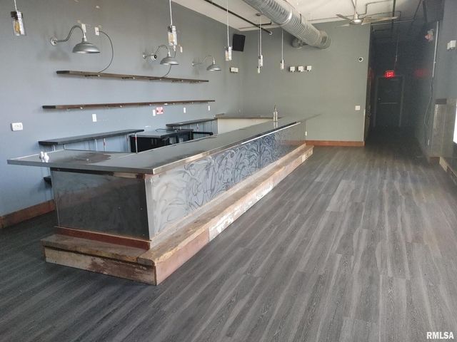 1522 RIVER Drive, Moline, IL 61265