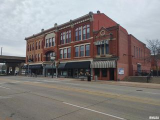 1522 RIVER Drive, Moline, IL 61265