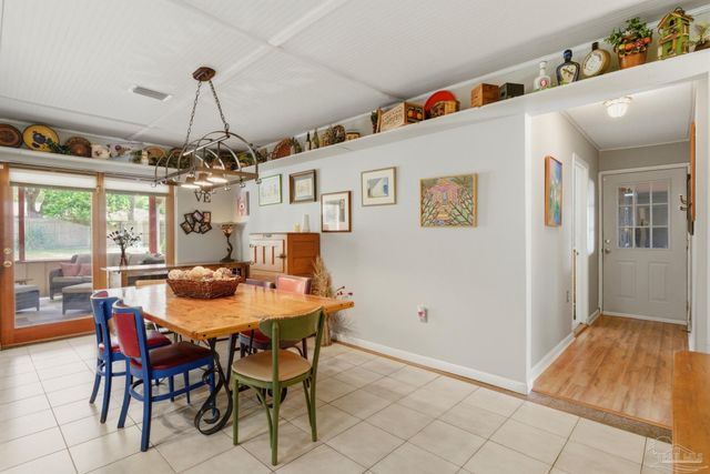 10827 Berryhill Rd, Pensacola, FL 32506