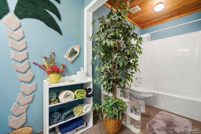 10827 Berryhill Rd, Pensacola, FL 32506
