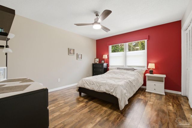10827 Berryhill Rd, Pensacola, FL 32506