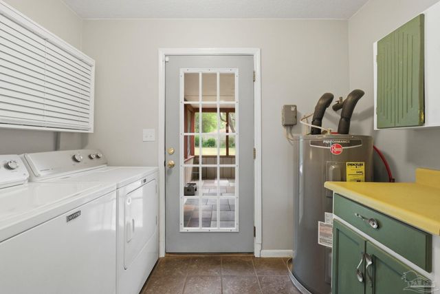 10827 Berryhill Rd, Pensacola, FL 32506