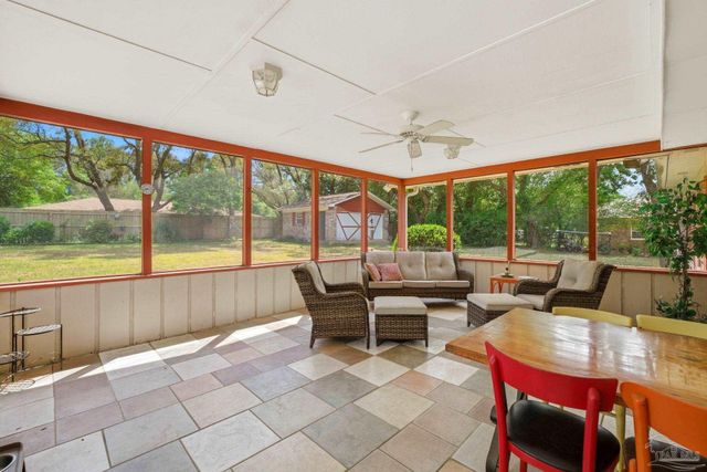 10827 Berryhill Rd, Pensacola, FL 32506