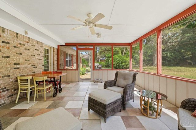 10827 Berryhill Rd, Pensacola, FL 32506