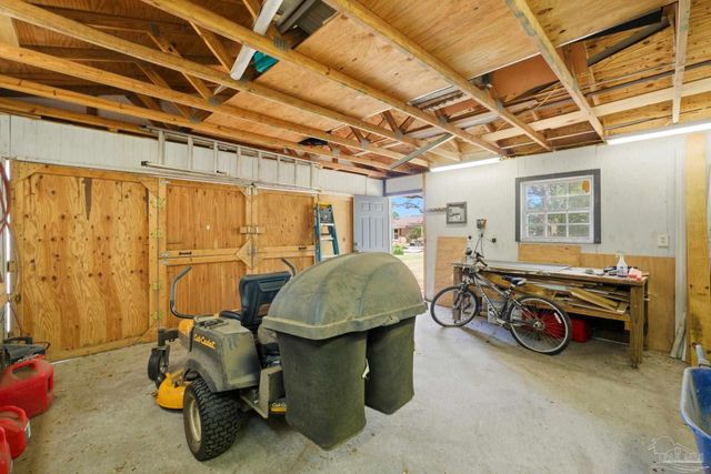 10827 Berryhill Rd, Pensacola, FL 32506