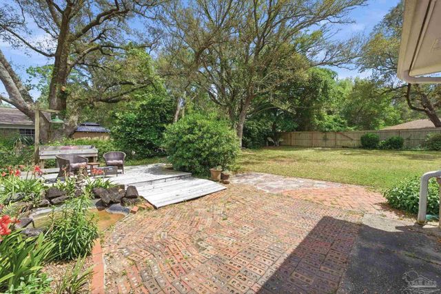 10827 Berryhill Rd, Pensacola, FL 32506
