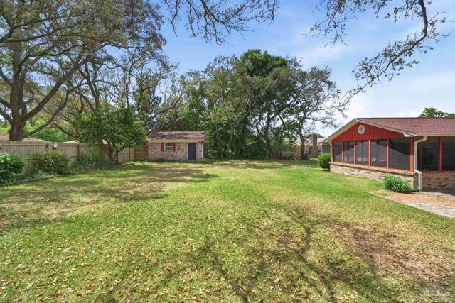 10827 Berryhill Rd, Pensacola, FL 32506