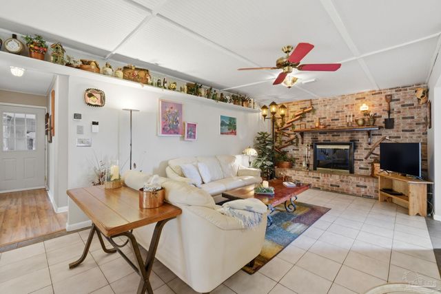 10827 Berryhill Rd, Pensacola, FL 32506