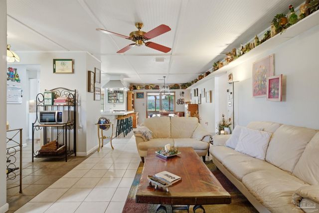 10827 Berryhill Rd, Pensacola, FL 32506