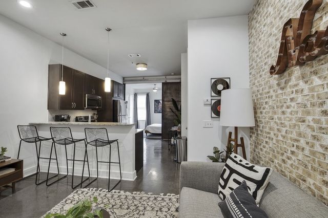 210 30th Ave N Apt 202, Nashville, TN 37203
