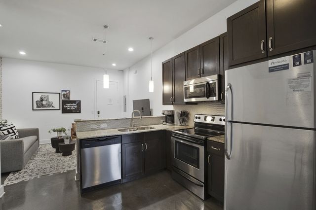 210 30th Ave N Apt 202, Nashville, TN 37203