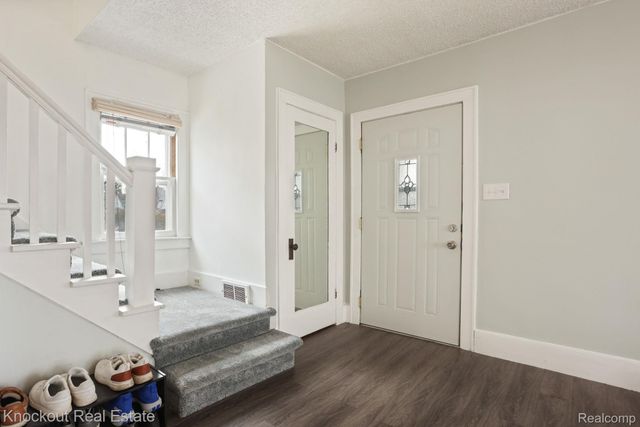 1806 Mackinaw Street, Saginaw, MI 48602